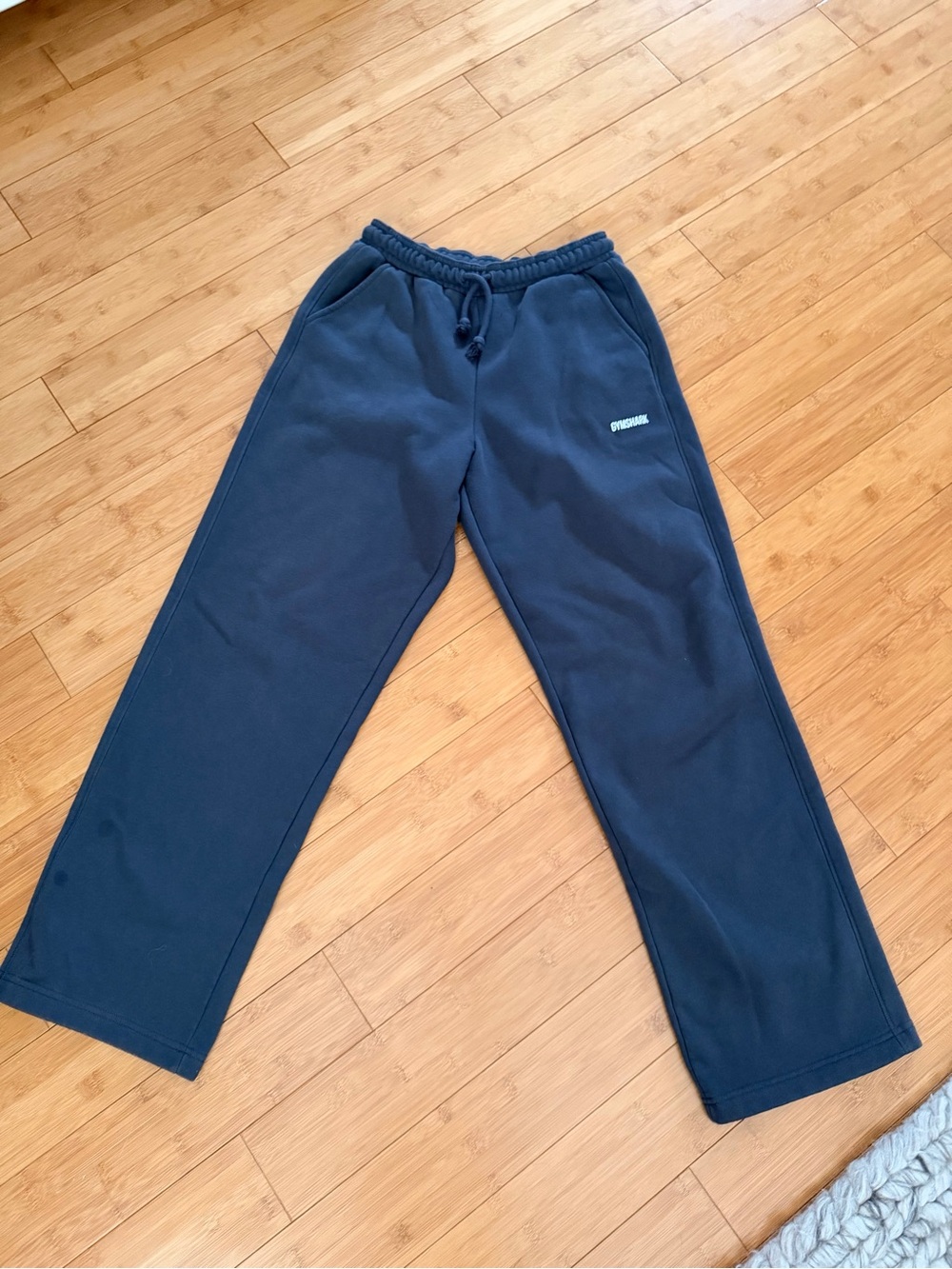 Gym Shark Women’s Grey 2 Piece Sweatpants - Picture 5 of 8